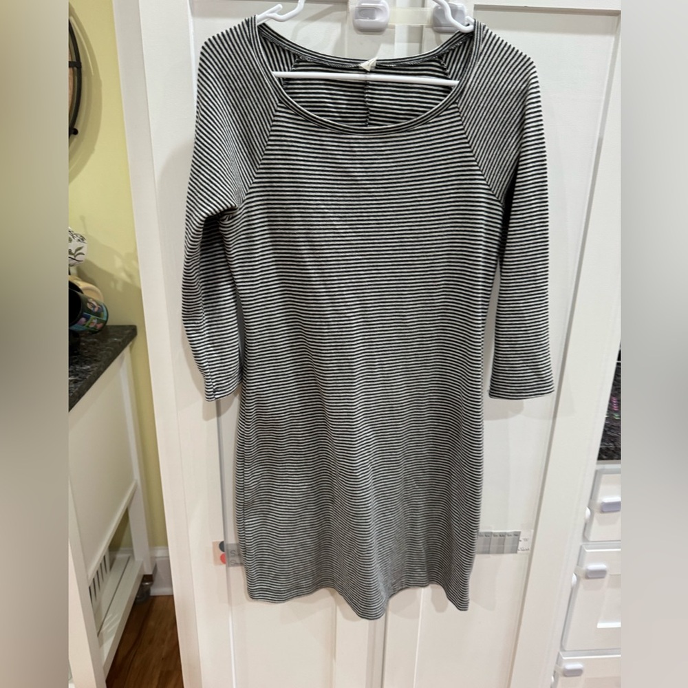 Old Navy Black and White Striped Long-Sleeve Knit Dress